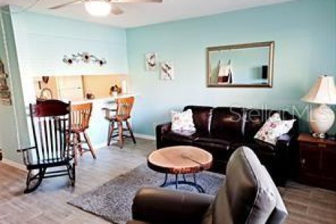 Condo in Belleair Bluffs, Florida, 1 bedroom  № 1882736 - photo 4