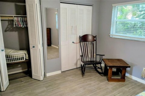 Condo in Belleair Bluffs, Florida, 1 bedroom  № 1882736 - photo 17