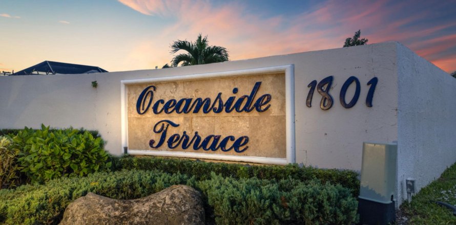 House in Jupiter, Florida 2 bedrooms, 102.19 sq.m. № 914512