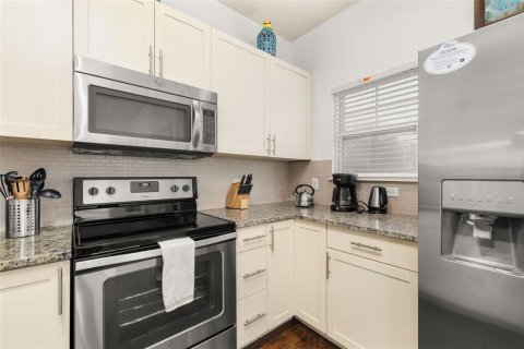 Touwnhouse à vendre à Kissimmee, Floride: 4 chambres, 157.38 m2 № 1546475 - photo 10