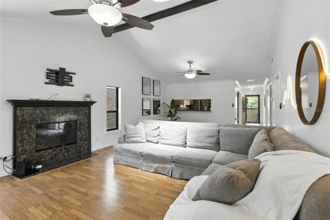Condominio en alquiler en Deltona, Florida, 2 dormitorios, 119.66 m2 № 1869341 - foto 8