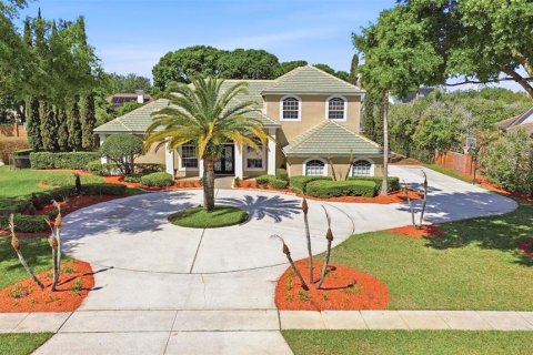 House in Windermere, Florida 4 bedrooms, 376.44 sq.m. № 2112905 - photo 12