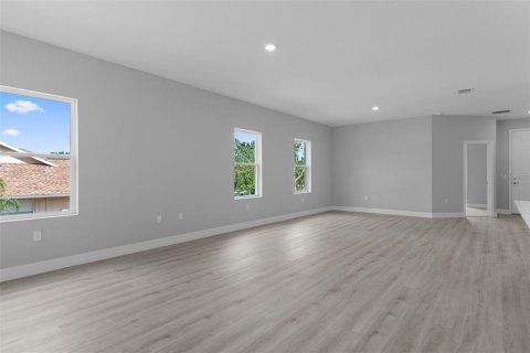 Casa en venta en Inverness, Florida, 4 dormitorios, 184.88 m2 № 1838900 - foto 9