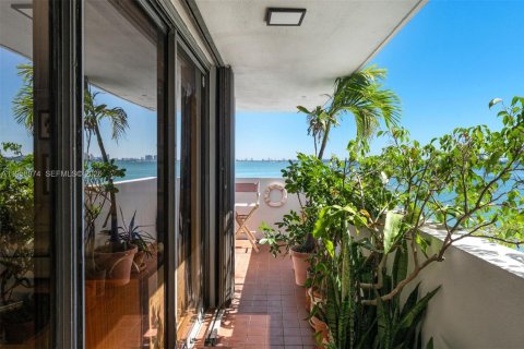Condominio en venta en Miami, Florida, 2 dormitorios, 117.34 m2 № 2017784 - foto 15