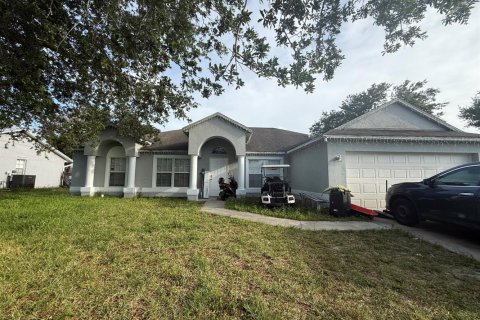 House in Port St. Lucie, Florida 3 bedrooms, 184.5 sq.m. № 2366192