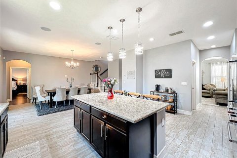 House in Orlando, Florida 4 bedrooms, 260.96 sq.m. № 1640823 - photo 15