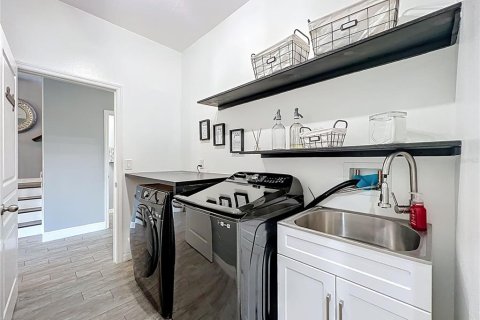 House in Orlando, Florida 4 bedrooms, 260.96 sq.m. № 1640823 - photo 26