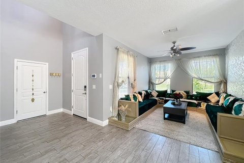 House in Orlando, Florida 4 bedrooms, 260.96 sq.m. № 1640823 - photo 12