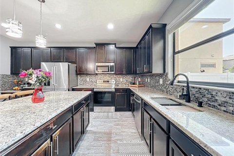 House in Orlando, Florida 4 bedrooms, 260.96 sq.m. № 1640823 - photo 17