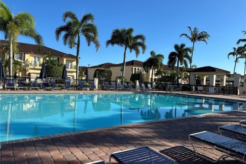 Снять в аренду таунхаус в Майами, Флорида 3 спальни, 155.15м2, № 1973997 - фото 22