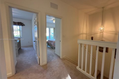 Снять в аренду таунхаус в Майами, Флорида 3 спальни, 155.15м2, № 1973997 - фото 12