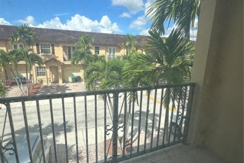 Снять в аренду таунхаус в Майами, Флорида 3 спальни, 155.15м2, № 1973997 - фото 14