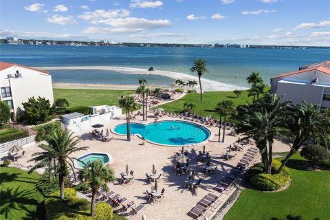 Condo in Clearwater, Florida, 4 bedrooms  № 1400582 - photo 12