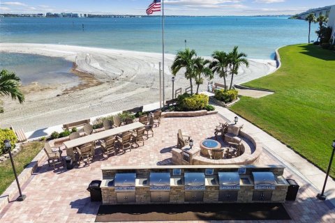 Condo in Clearwater, Florida, 4 bedrooms  № 1400582 - photo 15