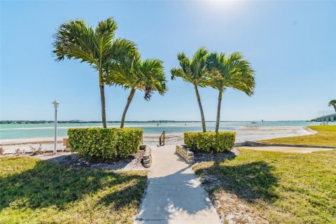 Condo in Clearwater, Florida, 4 bedrooms  № 1400582 - photo 19