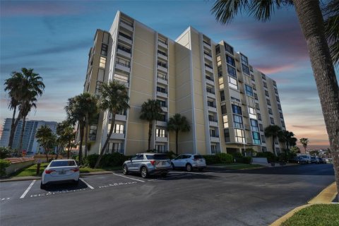 Condo in Clearwater, Florida, 4 bedrooms  № 1400582 - photo 20