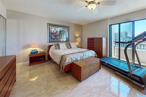 Condo in Clearwater, Florida, 4 bedrooms  № 1400582 - photo 11