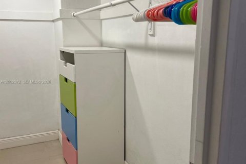 Copropriété à vendre à Hollywood, Floride: 1 chambre, 81.2 m2 № 2067817 - photo 9