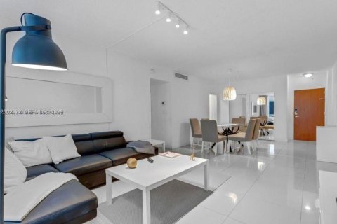 Copropriété à vendre à Hollywood, Floride: 1 chambre, 81.2 m2 № 2067817 - photo 4