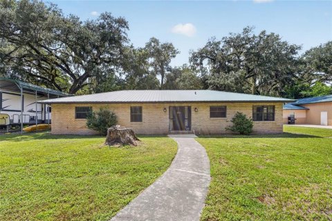 House in Bushnell, Florida 3 bedrooms, 165.55 sq.m. № 2308355