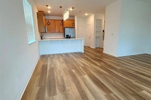 Adosado en alquiler en Orlando, Florida, 4 dormitorios, 137.12 m2 № 2239228 - foto 4