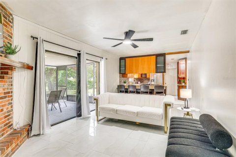 House in Wimauma, Florida 3 bedrooms, 152.36 sq.m. № 2239173 - photo 5