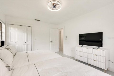House in Wimauma, Florida 3 bedrooms, 152.36 sq.m. № 2239173 - photo 6
