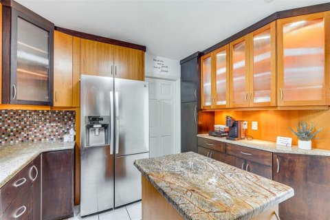House in Wimauma, Florida 3 bedrooms, 152.36 sq.m. № 2239173 - photo 8