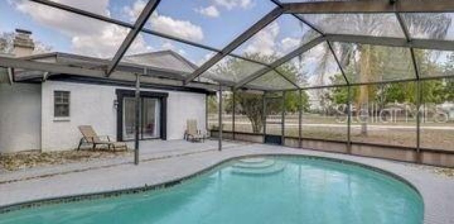 House in Wimauma, Florida 3 bedrooms, 152.36 sq.m. № 2239173