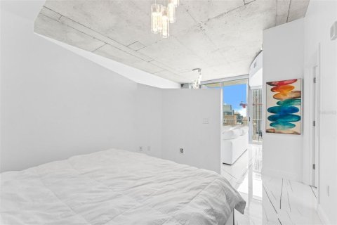 Condo in Tampa, Florida, 1 bedroom  № 1765520 - photo 13