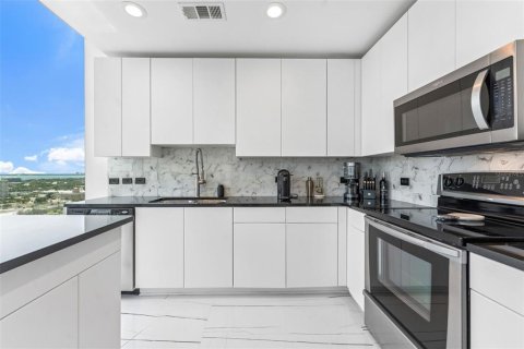 Condo in Tampa, Florida, 1 bedroom  № 1765520 - photo 10