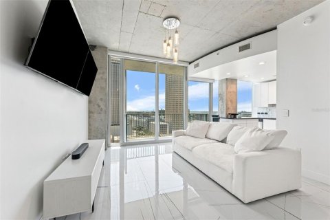 Condo in Tampa, Florida, 1 bedroom  № 1765520 - photo 2