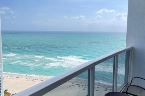 Condominio en venta en Sunny Isles Beach, Florida, 51.19 m2 № 1874691 - foto 21