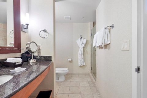 Condominio en venta en Sunny Isles Beach, Florida, 51.19 m2 № 1874691 - foto 17
