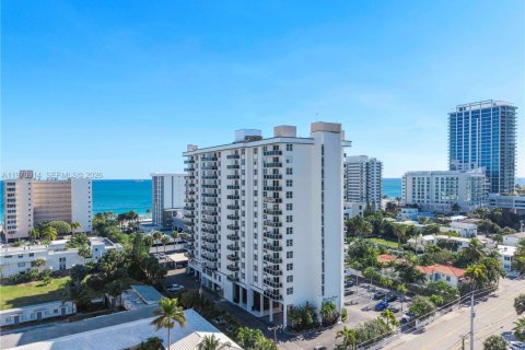 Condo in Fort Lauderdale, Florida, 2 bedrooms  № 2031384 - photo 30