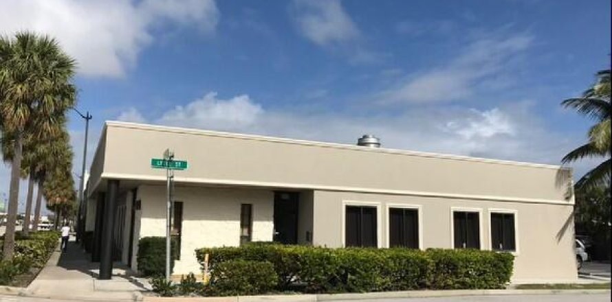 Propiedad comercial en West Palm Beach, Florida № 1179562