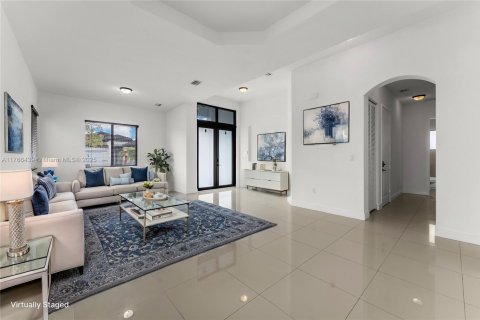 House in Miami, Florida 4 bedrooms, 226.5 sq.m. № 1579736 - photo 2