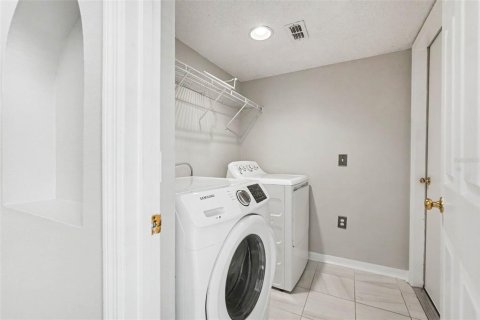 Villa ou maison à louer à Wesley Chapel, Floride: 4 chambres, 206.43 m2 № 2429277 - photo 5