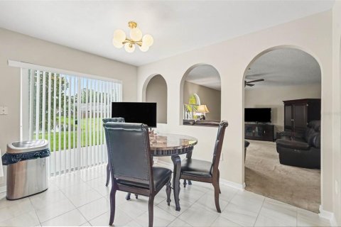 Villa ou maison à louer à Wesley Chapel, Floride: 4 chambres, 206.43 m2 № 2429277 - photo 19