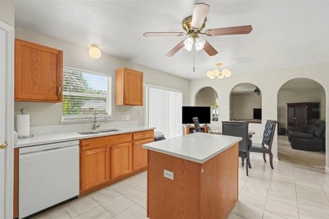 Villa ou maison à louer à Wesley Chapel, Floride: 4 chambres, 206.43 m2 № 2429277 - photo 16