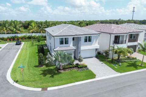 Villa ou maison à louer à Boca Raton, Floride: 5 chambres, 428.19 m2 № 2293345 - photo 2