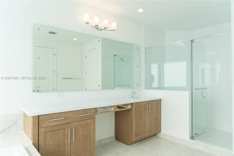 Villa ou maison à louer à Boca Raton, Floride: 5 chambres, 428.19 m2 № 2293345 - photo 28