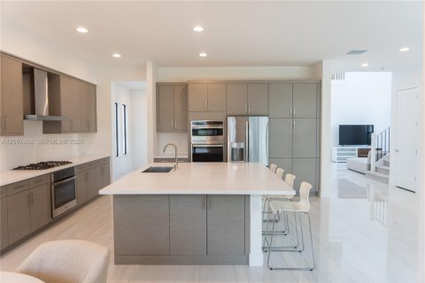 Villa ou maison à louer à Boca Raton, Floride: 5 chambres, 428.19 m2 № 2293345 - photo 12