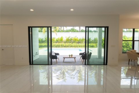 Villa ou maison à louer à Boca Raton, Floride: 5 chambres, 428.19 m2 № 2293345 - photo 16