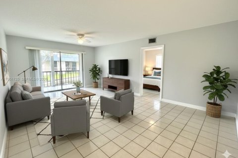 Condo in Tamarac, Florida, 1 bedroom  № 2009644 - photo 4