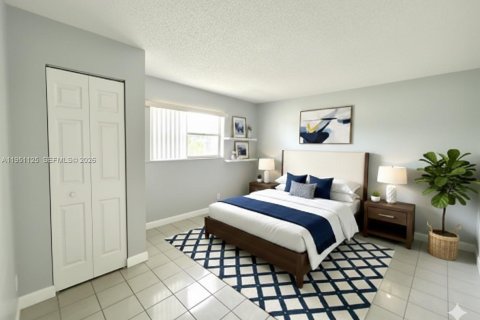 Condo in Tamarac, Florida, 1 bedroom  № 2009644 - photo 5