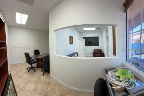 Immobilier commercial à vendre à Miami Lakes, Floride № 2024644 - photo 12