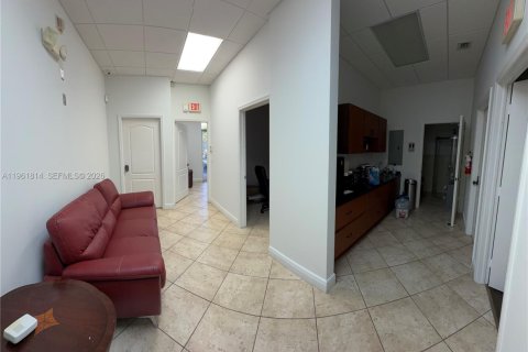 Immobilier commercial à vendre à Miami Lakes, Floride № 2024644 - photo 14