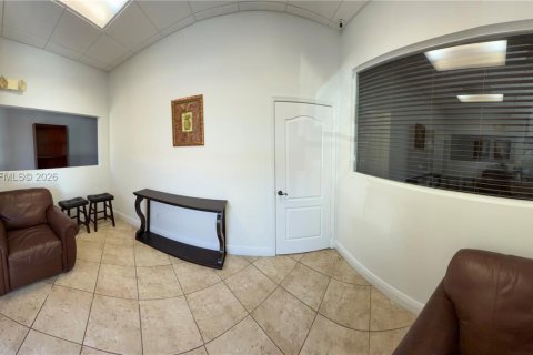 Immobilier commercial à vendre à Miami Lakes, Floride № 2024644 - photo 13