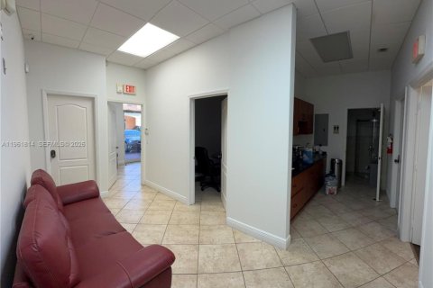 Immobilier commercial à vendre à Miami Lakes, Floride № 2024644 - photo 3